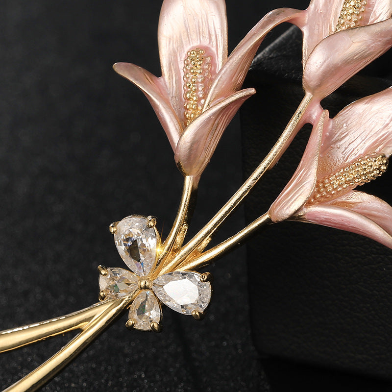 Blingrunway Enamel lily brooch