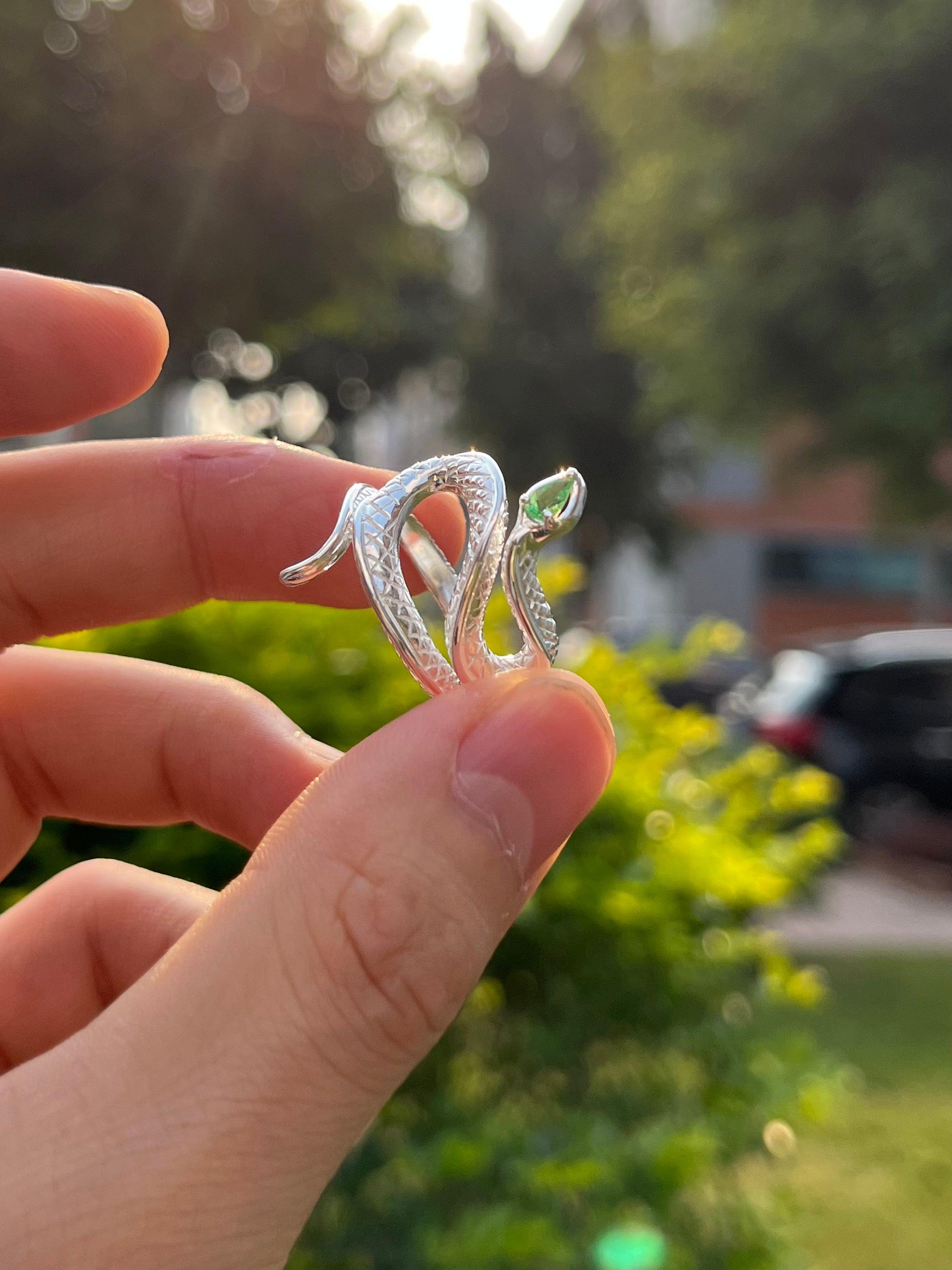 Flexible snake Inlaid Natural Topaz Handmade S925 Silver Ring