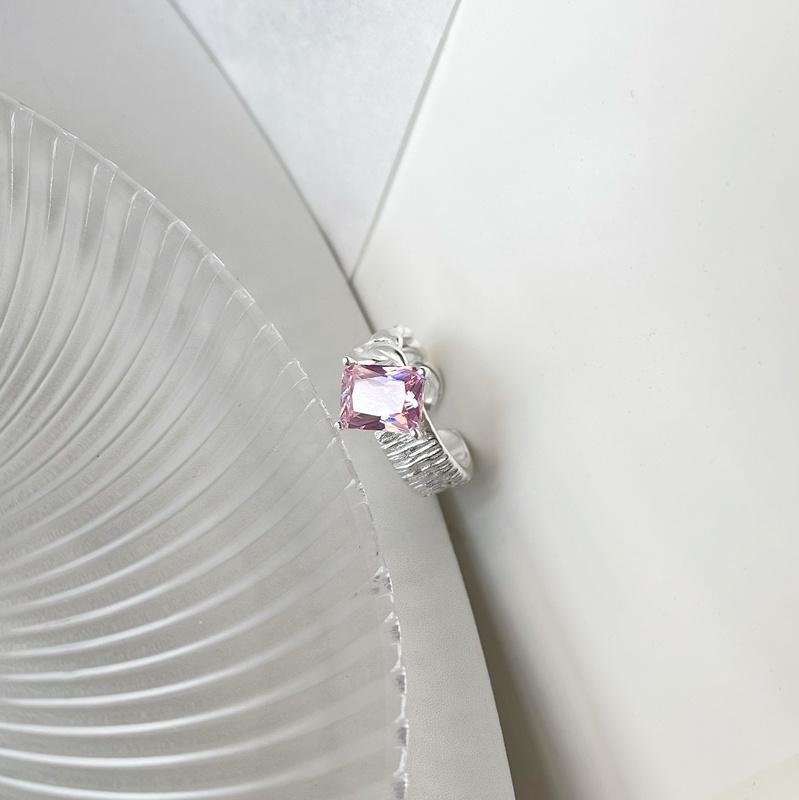 Bling Runway Sterling silver inlaid pink Zircon ring asymmetric chain stitching zircon ring