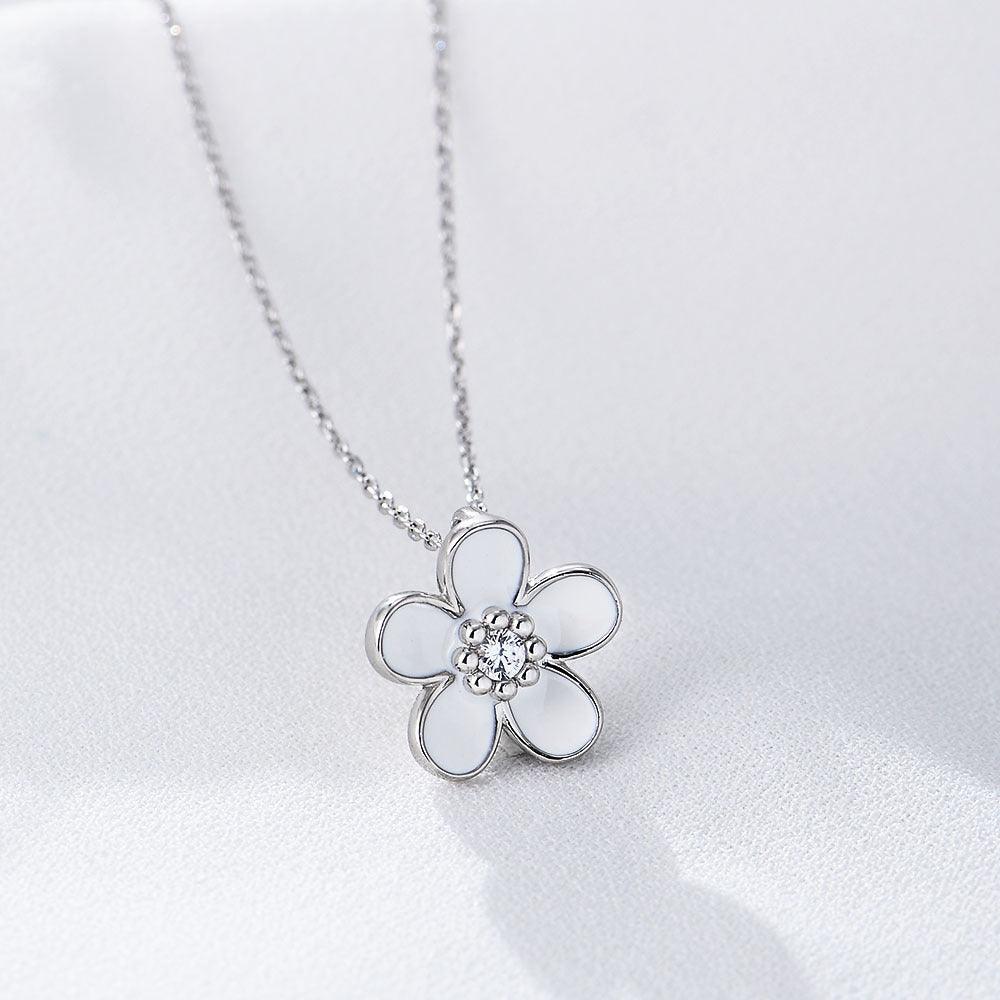 Classic small white flower handmade series S925 sterling silver necklace