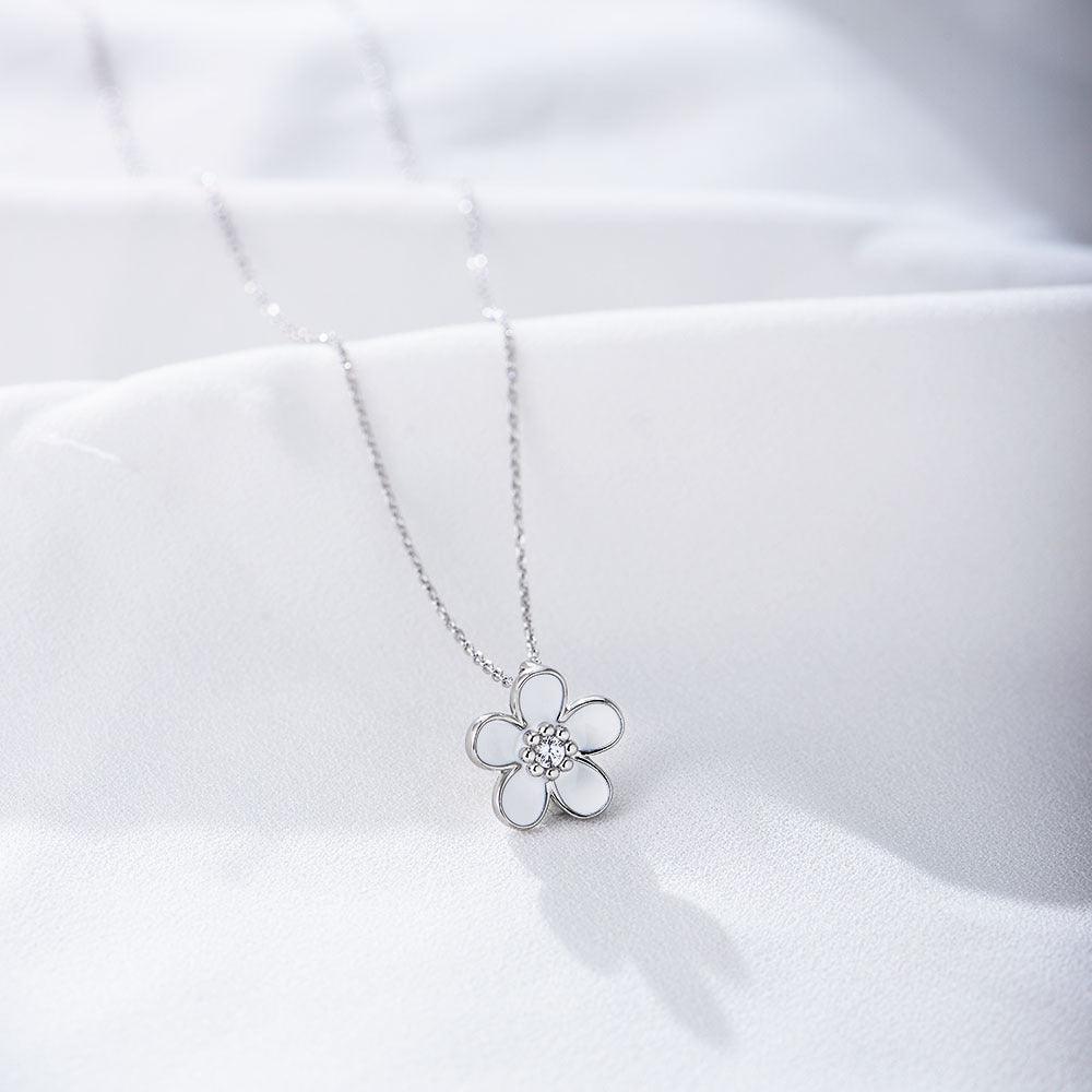 Classic small white flower handmade series S925 sterling silver necklace