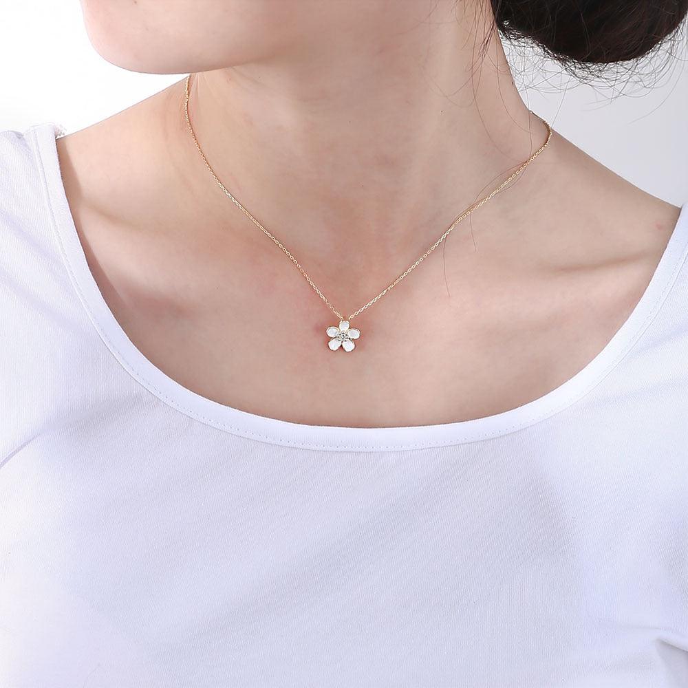 Classic small white flower handmade series S925 sterling silver necklace